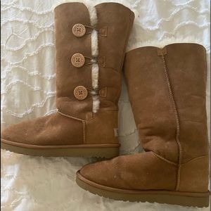 Chestnut size 9 UGG boots